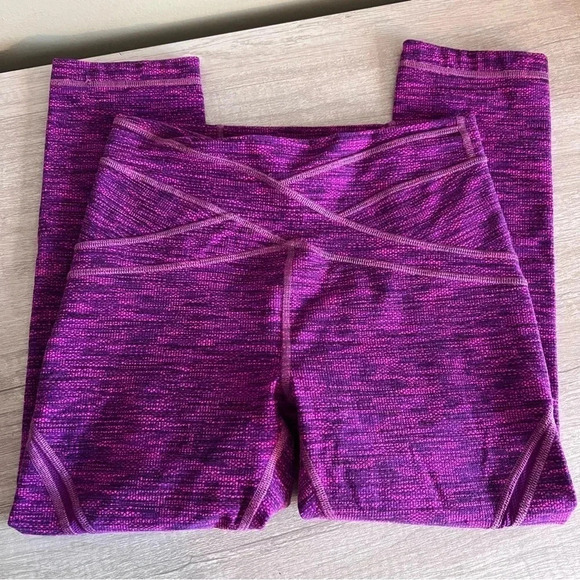 Lululemon Free Flow Crop Size 6 - Picture 10 of 12